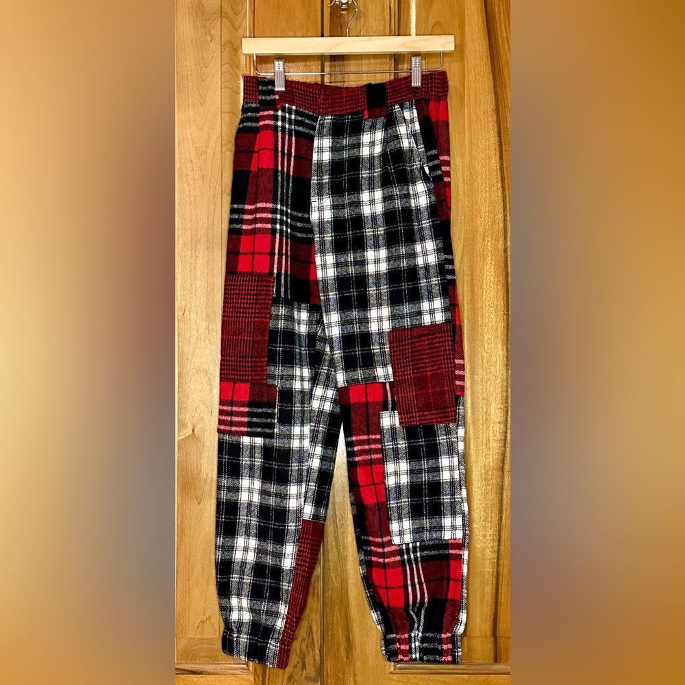 Red & Black Plaid Jogger Pants - Women's Track Pants